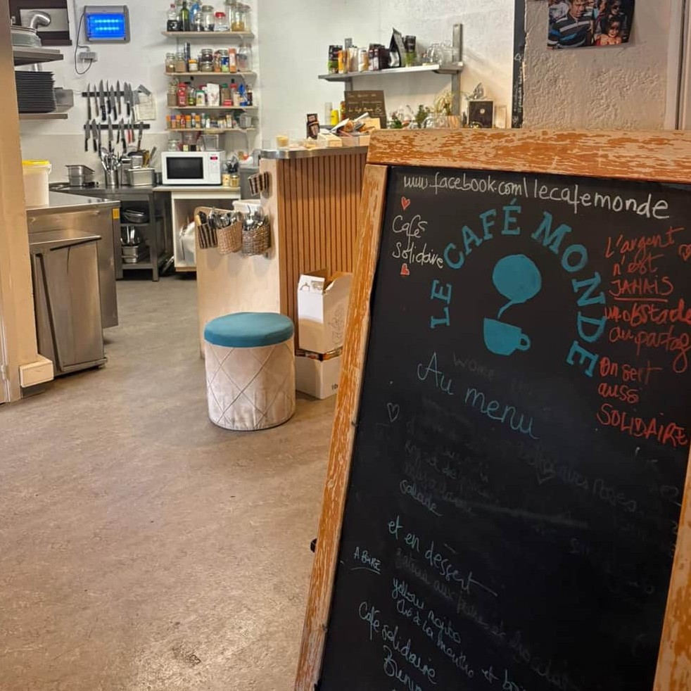 Au Café Monde, l’accueil commence par la rencontre (Clinique juridique Rosa Parks)